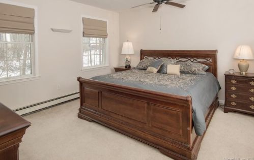 242 Barrack Hl Rd, Ridgefield CT 06877-3006 exterior