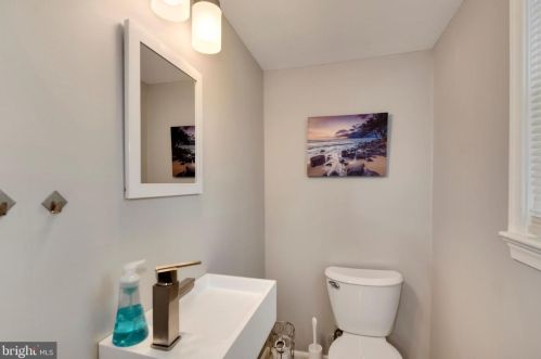 8901 Vly Frg Dr, Alexandria VA exterior