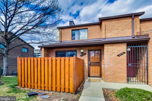 3403 Summit Ct, Washington, DC 20018-1619