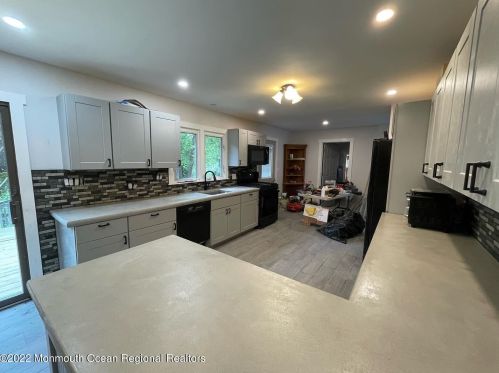 33 Maryland Ave, West Long Branch NJ  07764-1751 exterior