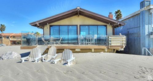 867 Mandalay Bch Rd, Oxnard CA 93035-1078 exterior