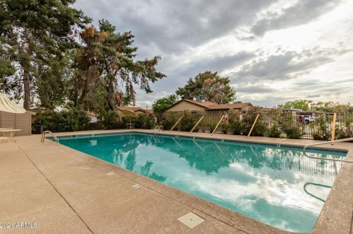 2502 22 Ave, Phoenix AZ 85009-1926 exterior