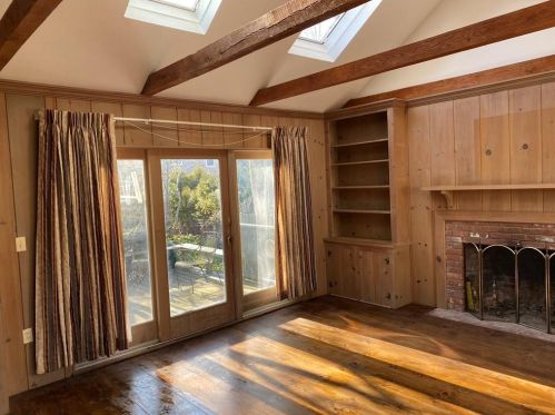 5 Longmeadow Ave, Middletown RI 02842-5247 exterior