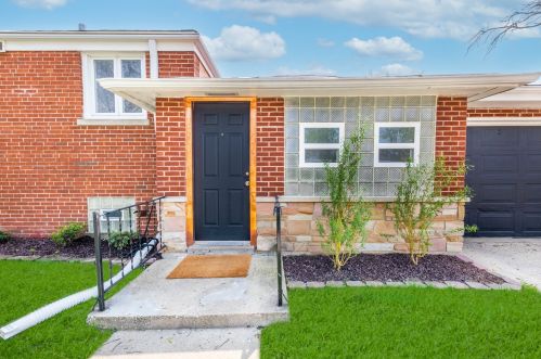 2500 11 Ave, Broadview IL 60155-4814 exterior