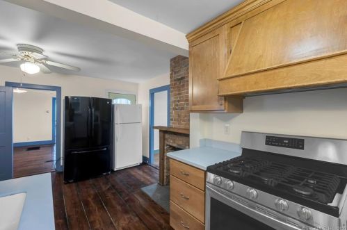 83 Maple St, Ellington CT  06029-3350 exterior