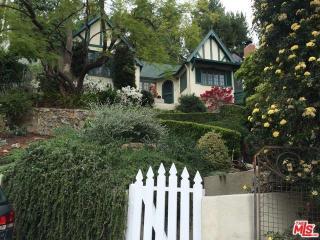 6215 Scenic Ave, Los Angeles, CA 90068-2914