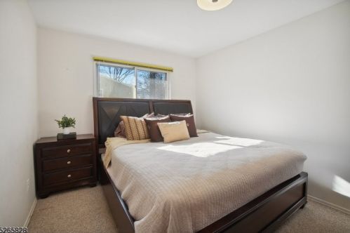 117 Stephenville Pkwy, Edison NJ 08820-2610 exterior