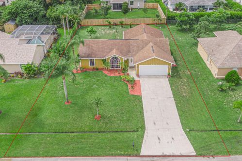 1250 Janette Ave, Fort Pierce, FL 34953-1219