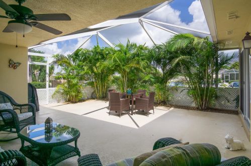 1219 Sun Terrace Cir, Fort Pierce FL  34986-2493 exterior