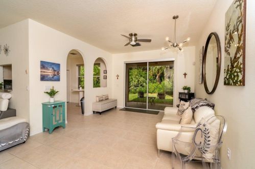 236 Coconut Key Way, Fort Pierce FL 34986-1911 exterior