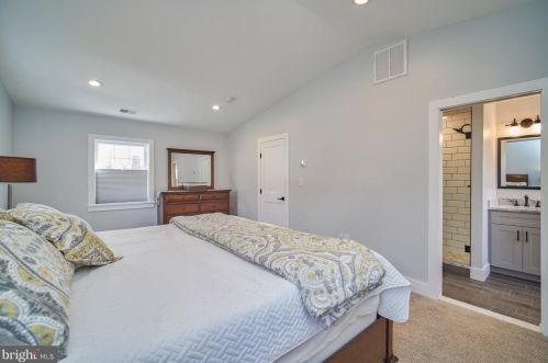 4058 Taney Ave, Alexandria VA 22304-2438 exterior