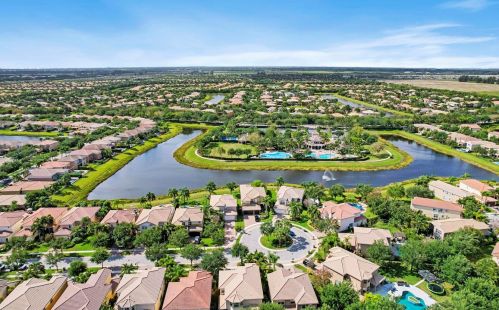 7884 Emerald Winds Cir, Boynton Beach FL 33473-7835 exterior