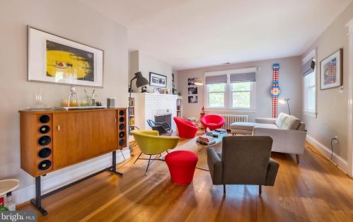 3032 Stephenson Pl, Washington DC  20015-1528 exterior