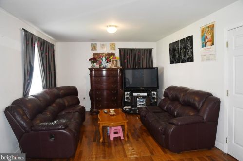 2622 Newton St, Silver Spring, MD 20902-5512