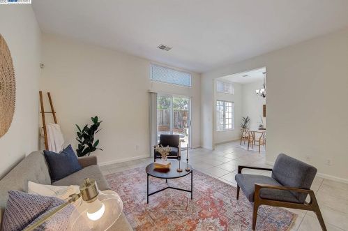 1036 Pinehurst Ct, Concord CA 94521-4532 exterior