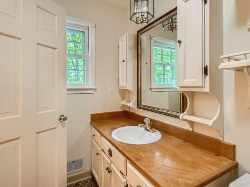 5100 Hidden Branches Cir, Atlanta GA  30338-4021 exterior