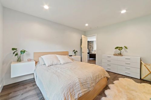 1689 Clover Valley Dr, Duluth MN 55804-9600 exterior