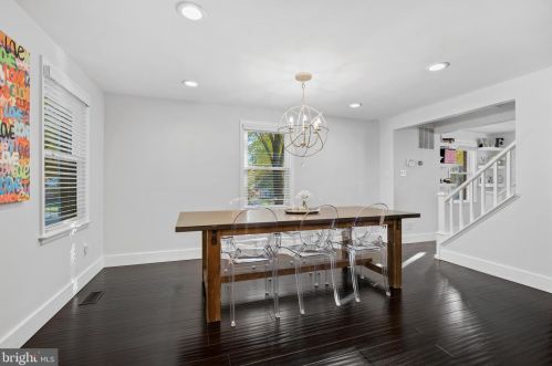 9301 Bentridge Ave, Rockville MD 20854-2860 exterior