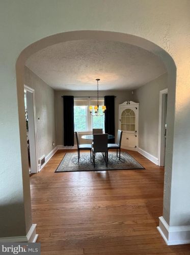 272 Old Middletown Rd, Media PA 19063-4832 exterior