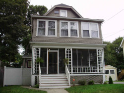 10 Owatonna St, Newton, MA 02466-1411