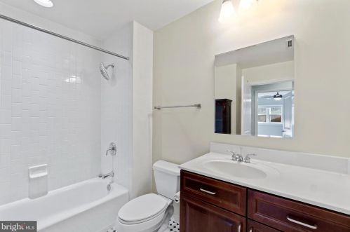 401 13th St, Washington DC  20002-6311 exterior