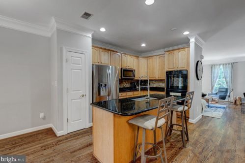 3822 Elmwood Towne Way, Alexandria VA  22303-1161 exterior