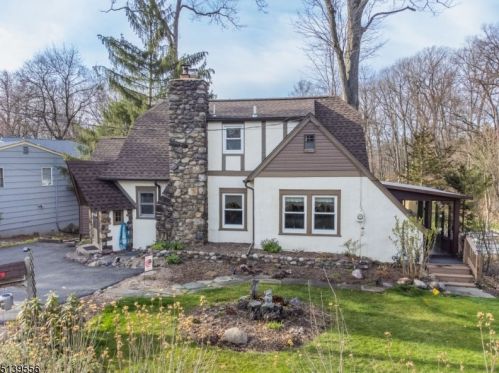 3 Basswood Dr, Parsippany NJ 07834-2812 exterior