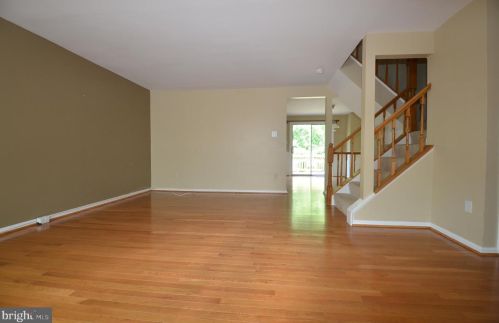 6580 Lochleigh Ct, Alexandria VA  22315-3490 exterior