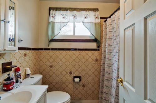 686 Cumberland Hill Rd, Woonsocket RI 02895-4820 exterior