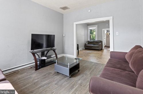 64 Locust St, Lancaster PA 17602-3635 exterior