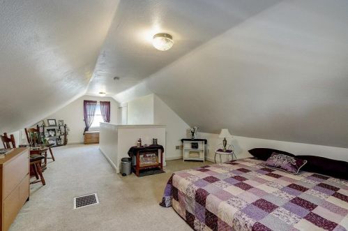 7101 Stuth Pl, Milwaukee WI 53219-1952 exterior