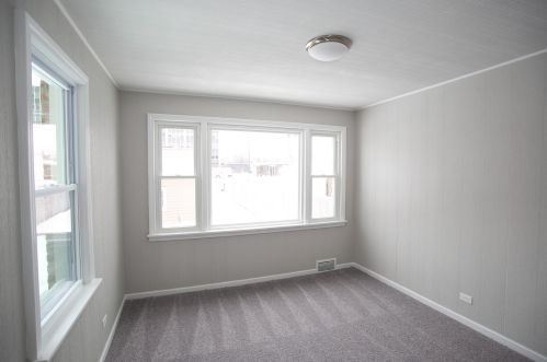 8015 Artesian Ave, Chicago IL  60652-2819 exterior