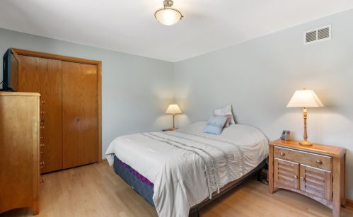 6719 Byron St, Chicago IL 60641-2605 exterior