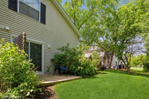 236 Butternut Ln, Streamwood IL 60107-2203 exterior