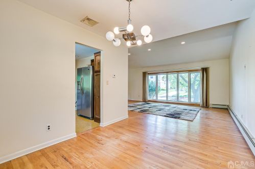 19 Marshall Dr, Edison NJ  08817-2910 exterior