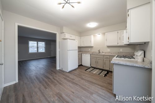 4301 36th St, Grand Rapids MI 49512-1947 exterior