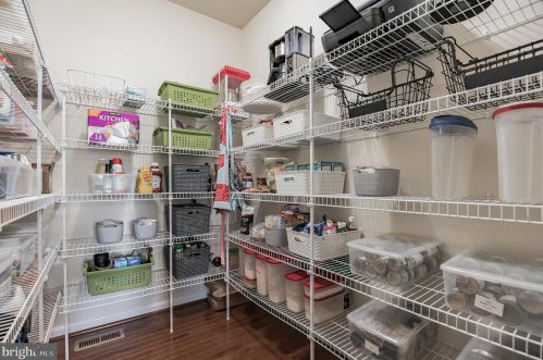 1190 Fairwood Dr, Huntingtown MD 20639-3931 exterior