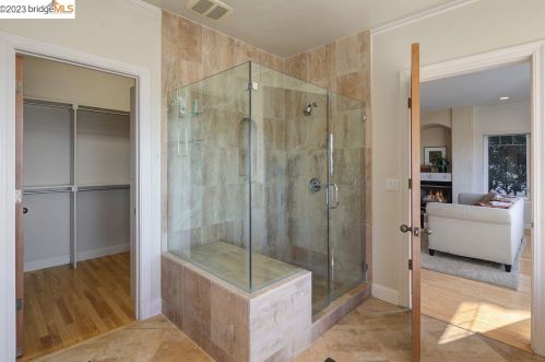 1474 Grand View Dr, Berkeley CA  94705-1634 exterior