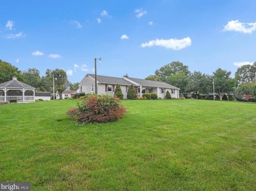 2180 Old Philadelphia Pike, Lancaster PA 17602-2633 exterior