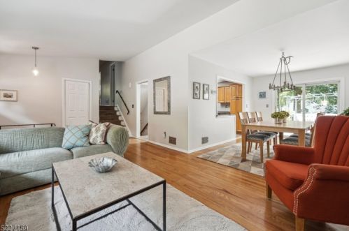 69 Sutton Dr, Berkeley Heights NJ 07922-2513 exterior