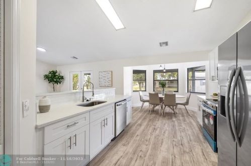 314 Thornhill Dr, Fort Pierce FL  34983-3701 exterior