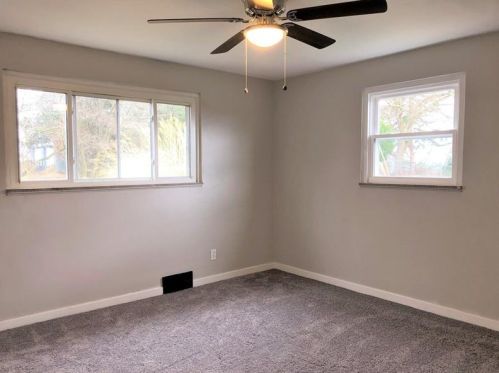 1423 Orchardview Dr, Pittsburgh PA 15220-2023 exterior