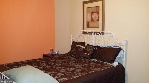 143 Thomas St, Washington, DC 20001-1636