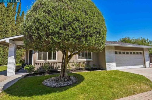 1761 Risdon Rd, Concord, CA 94518-3459