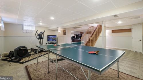 3653 Warfield Dr, Huntingdon Valley PA 19006-3423 exterior