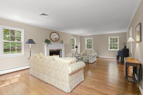 67 Ritch Dr, Ridgefield CT 06877-2815 exterior