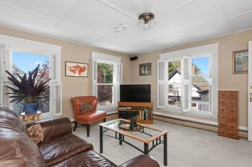 142 Main St, Gloucester, MA 01930-5732