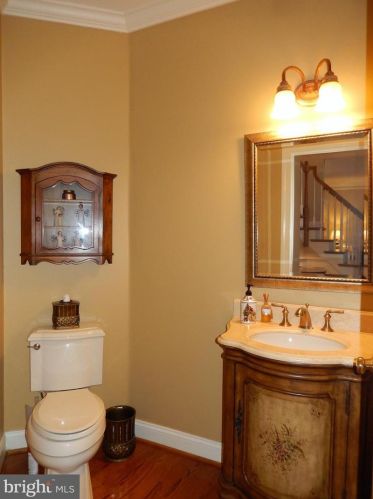 112 Parkview Cir, Media PA 19063-6317 exterior