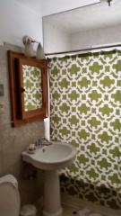 1631 Franklin Pl, Milwaukee WI  53202-2201 exterior