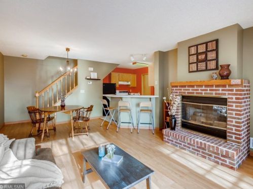 1968 Glenfield Ct, Saint Paul, MN 55122-2156